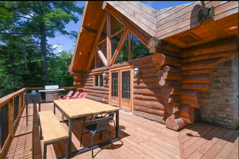 Accommodation feature